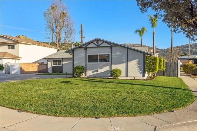 Photo - 2178 Cheam Ave