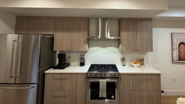 Photo - 3433 Lawrence St