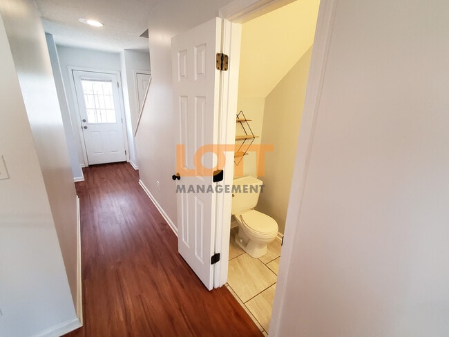 Photo - 32 Huntsfield Dr Unidad A