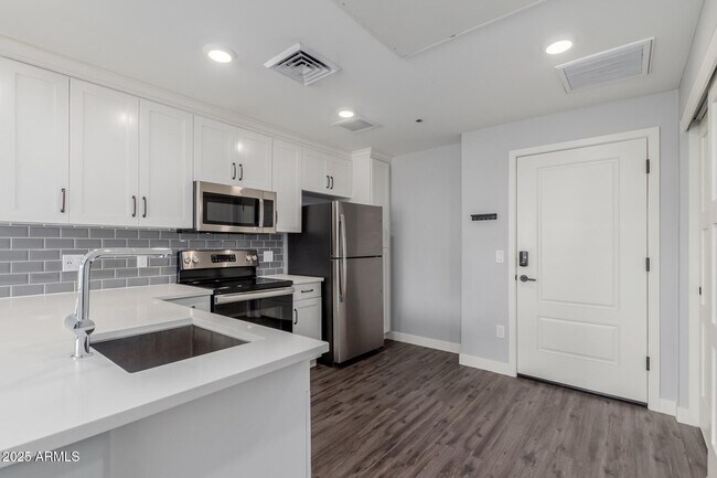 Photo - 475 N 9th St Unit 303