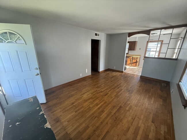 Photo - 2913 Taylor Ave