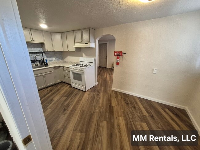 Photo - 2110 W 19th St