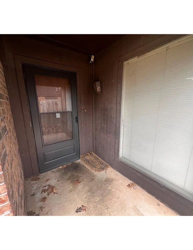 Photo - 2533 W Hefner Rd Unidad DUPLEX