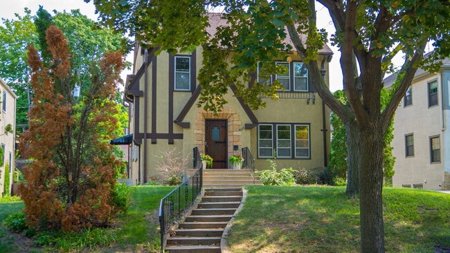 Photo - 4017 DuPont Ave S Unit Lower