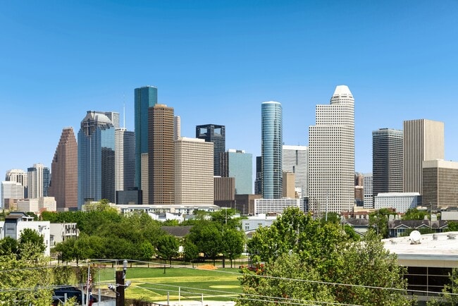 Photo - 306 W Pierce St