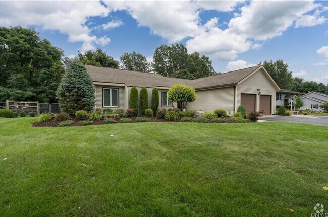Building Photo - 22036 Riverbend Dr W Rental