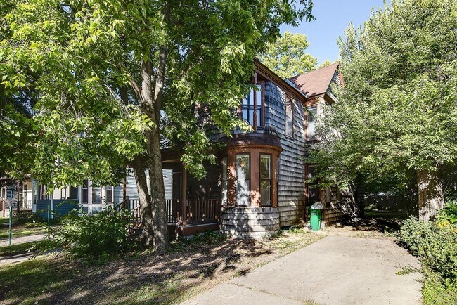 Prime 5 Bedroom in Dinkytown close to the ... - Prime 5 Bedroom in Dinkytown close to the ... House