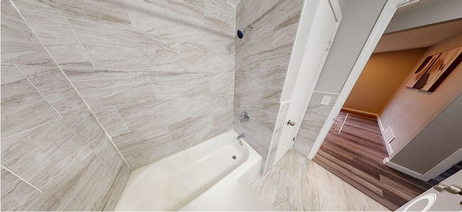 Photo - 120 Crippen Pl