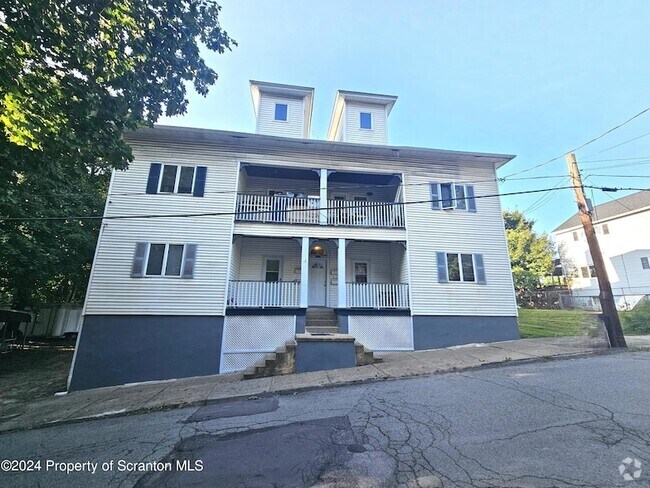 Building Photo - 1019 Bunker Hill St Unit 1R Rental