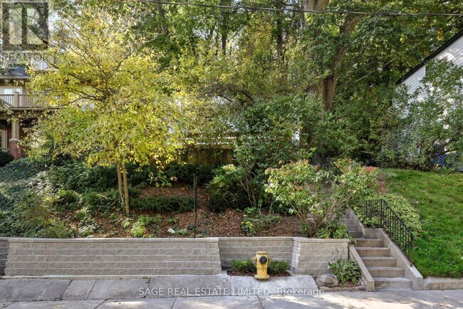 Photo - 130 Neville Park Blvd