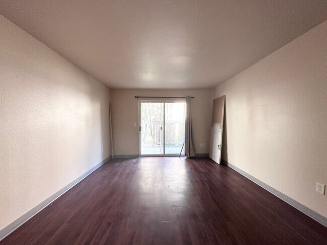 Photo - 1 Bedroom 1 Bath with utilities included! Unidad 17