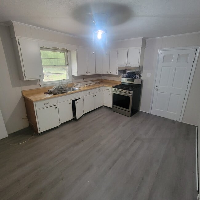 Photo - 418 Pervie Bolick St