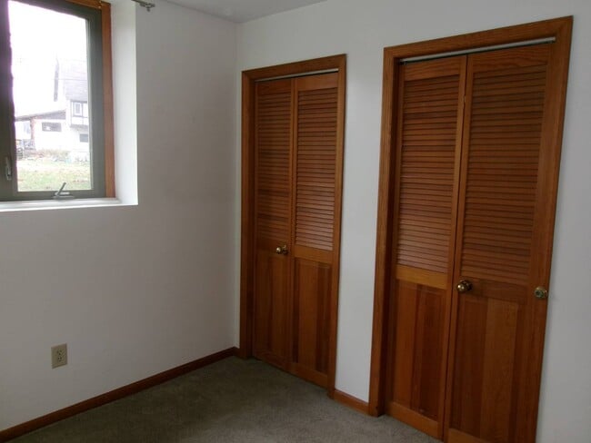 Building Photo - 222 S Ten Broeck St Unit 3