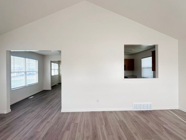 Photo - 327 N 270 W