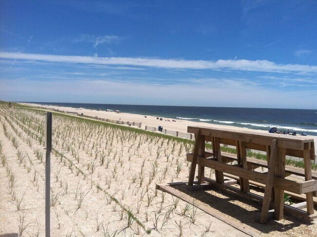 Steps to Beach -LBI Long Beach Township