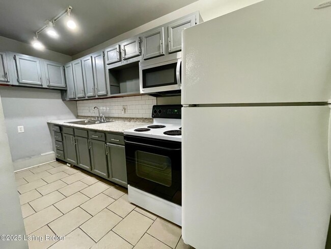 Photo - 1308 E Main St Unit 1