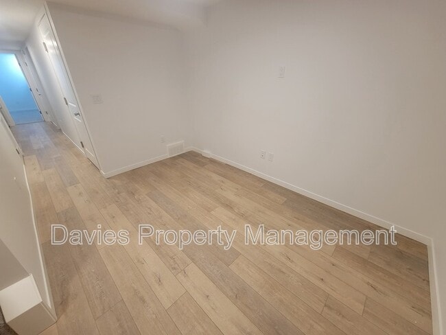 Photo - 2023-2210 210 St NW