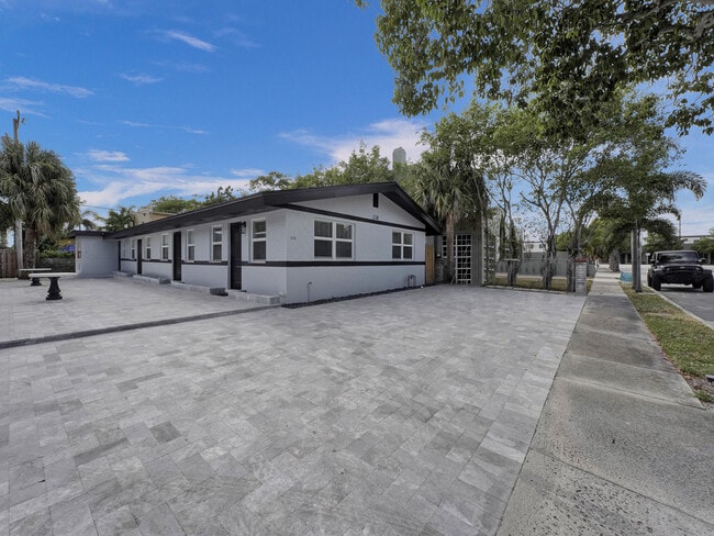 Building Photo - 338 Walton Blvd Rental