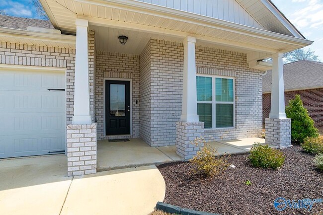 125 River Springs Ct