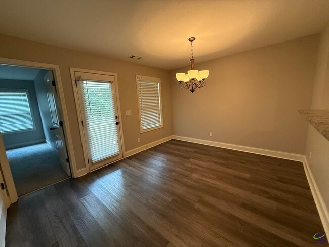 Photo - 317 Grayton Way