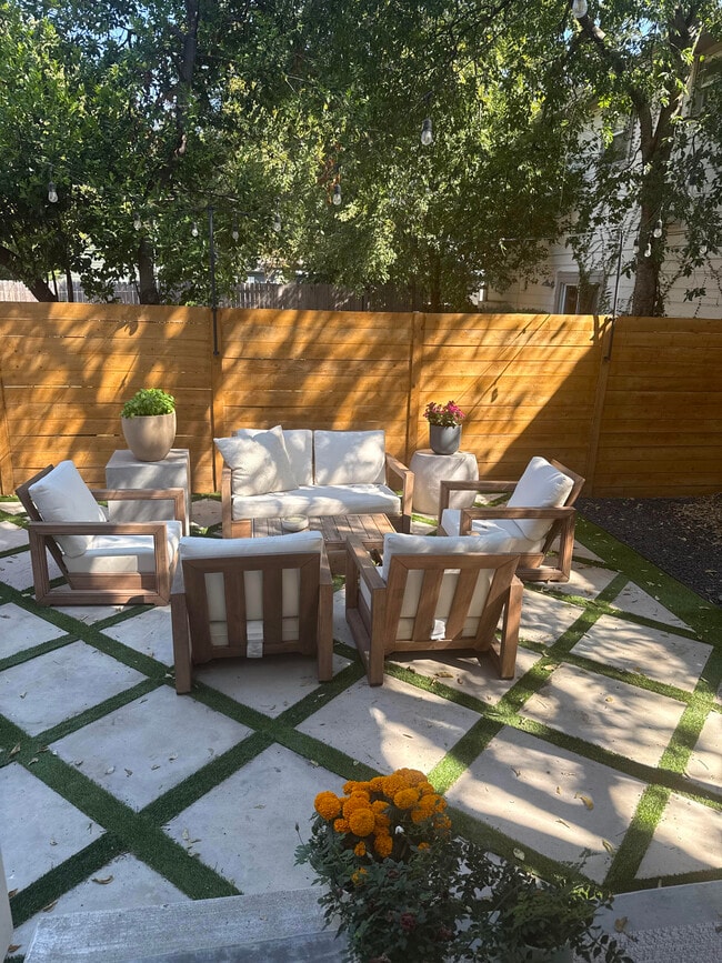 Photo - 1818 Waterston Ave