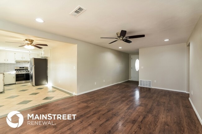 Photo - 1105 S Avery Dr