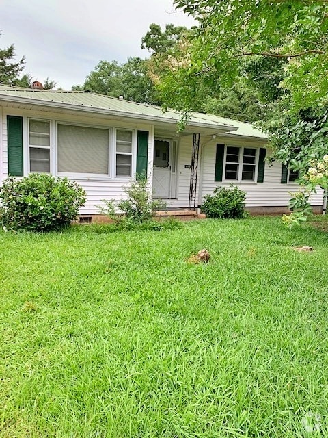Building Photo - Quaint Country Cottage on Main Street Rental