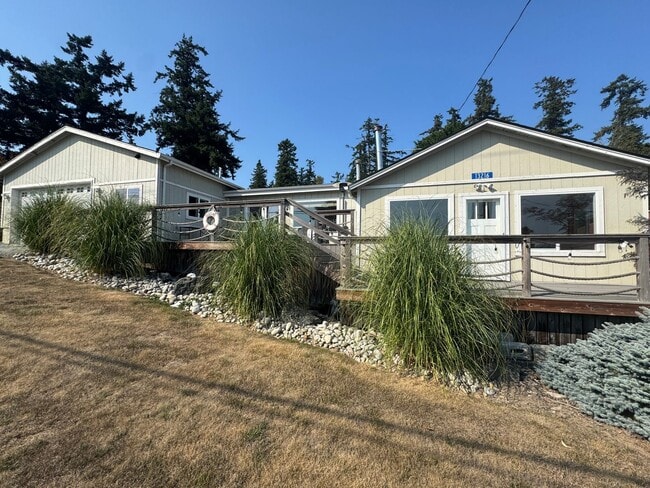 Building Photo - 3 Bed, 2 Bath in Anacortes WATER VIEW Rental