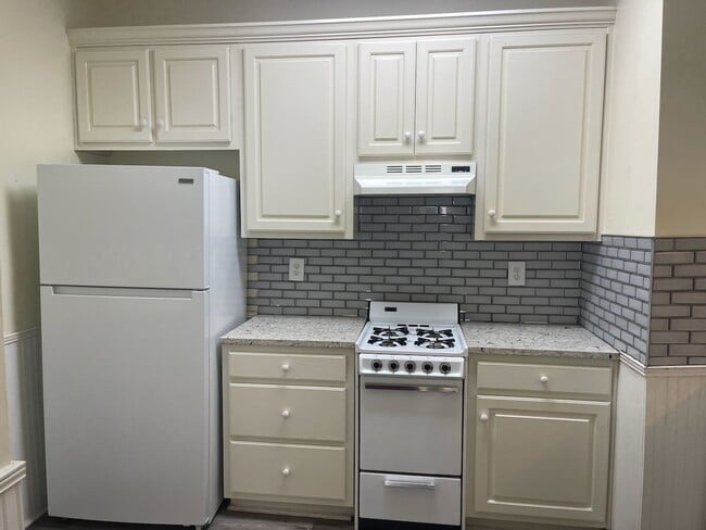 Photo - 890 N Highland Ave NE Unit Apt 4