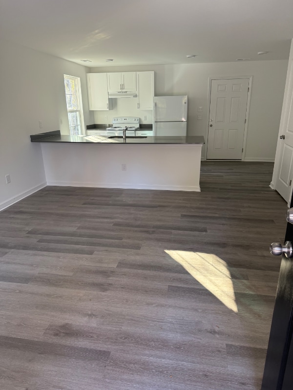 Photo - 194 Sheree Ln