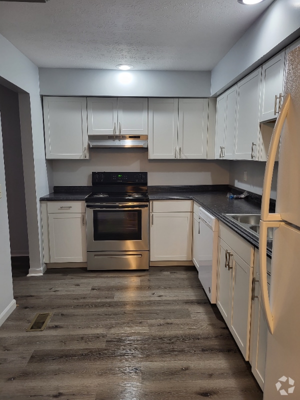 Building Photo - 1145 S Main St Rental