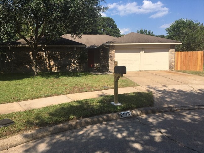 Building Photo - 2618 Olster Dr