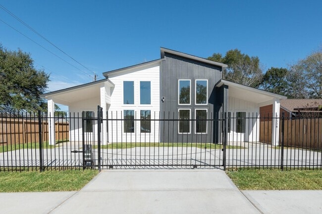 Building Photo - 5903 Doolittle Blvd