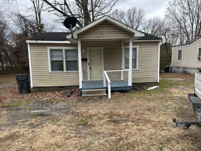 Building Photo - 922 E Andrews Ave