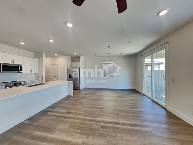 Photo - 5810 Astapor St