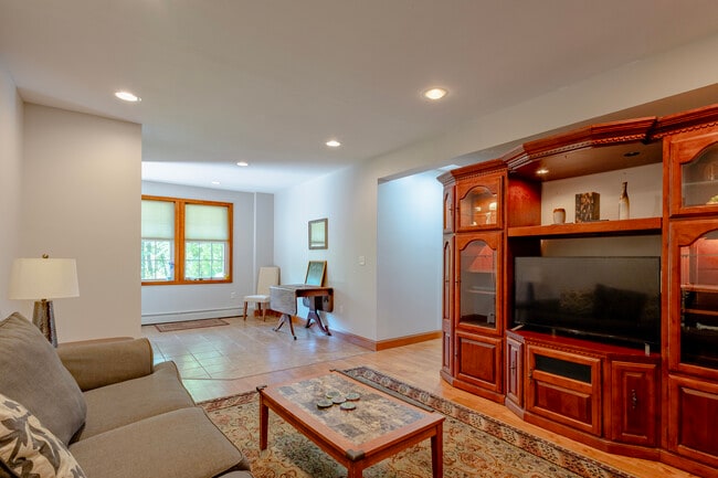 Photo - 386 Leroux Rd