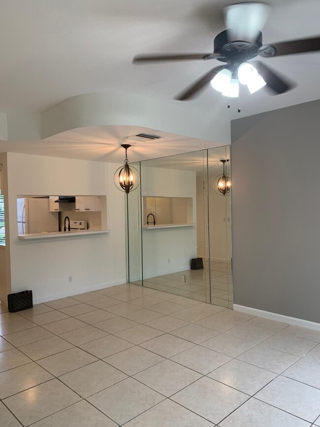 Photo - 8110 San Carlos Cir
