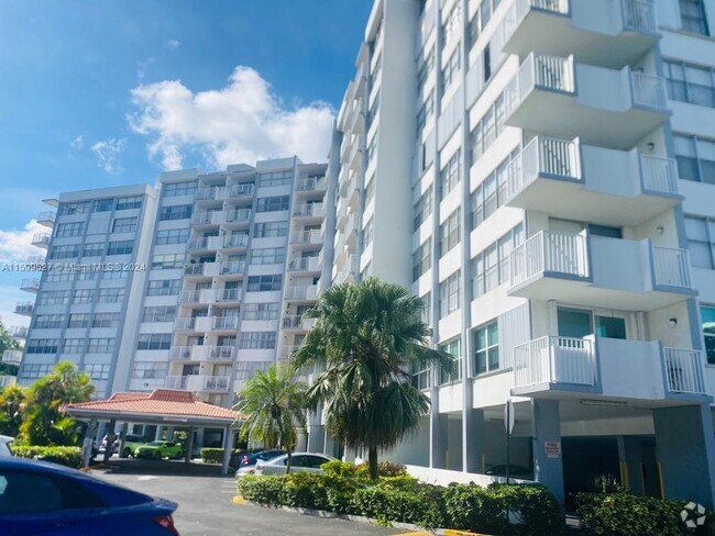 Building Photo - 1300 NE Miami Gardens Dr Unit 217E Rental