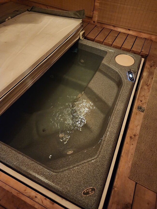 Photo - 3 BEDROOM HOME SOUTH SIDE OF SHELTON!