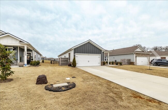 Photo - 7355 Lang Ave