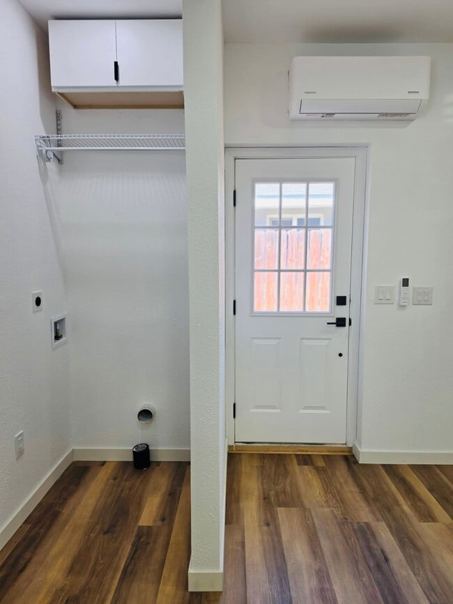 Photo - 6824 Le Mans Ave Unidad A