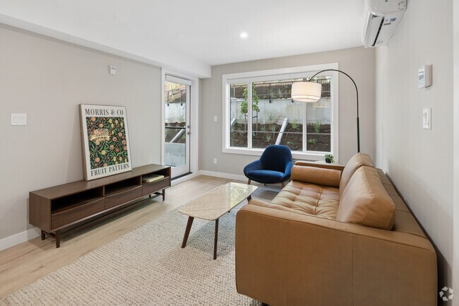2BR, 2BA - 705SF - Living Room