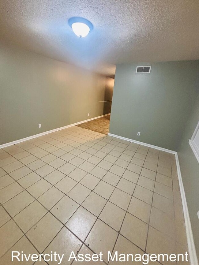Photo - Charming Duplex Near University of Memphis...