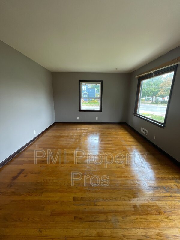 Photo - 4375 N 61st St