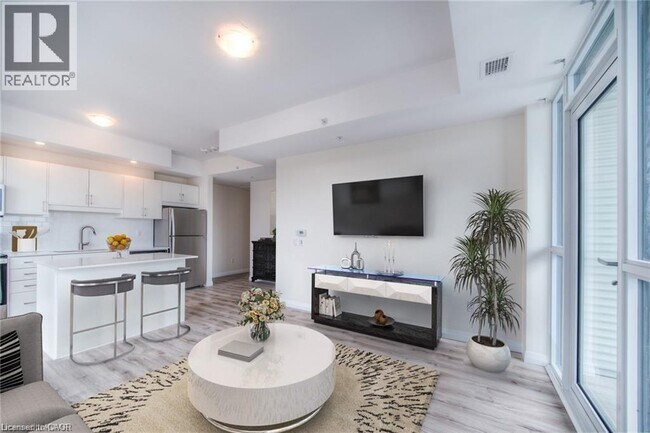 Photo - 60 Charles St W Unit 1210