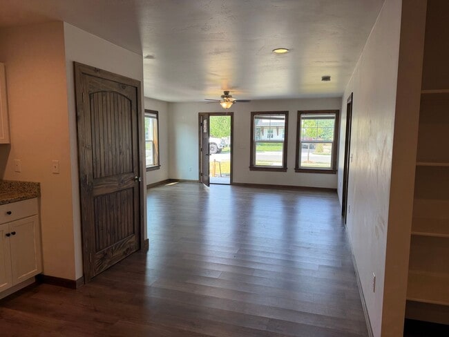 Photo - 745 Cottonwood Ct Unit A