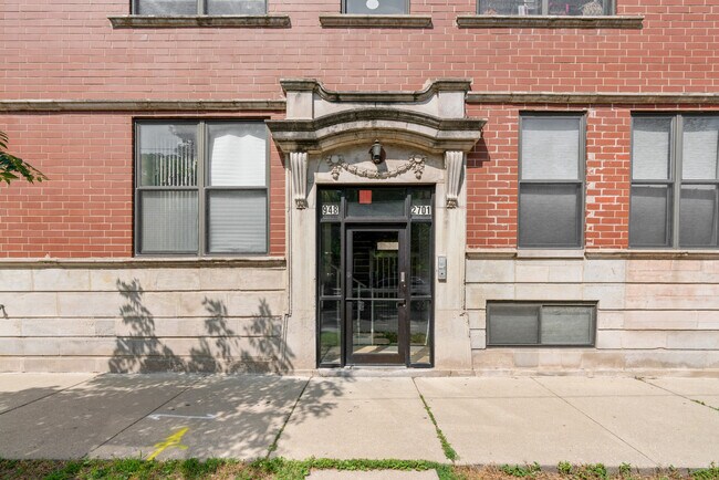 Photo - 948 N Washtenaw Ave Unit 2N