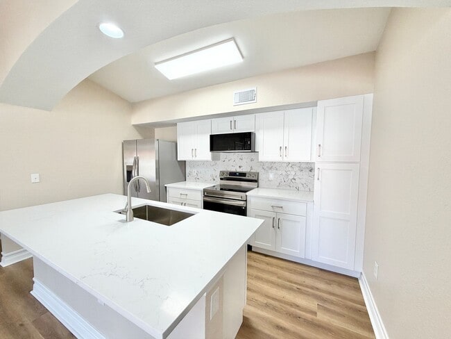 Photo - ** FAIRWAY PRESERVE ** 3 BED / 2 BATH CONDO - PET OK! - NORTH NAPLES - ANNUAL RENTAL