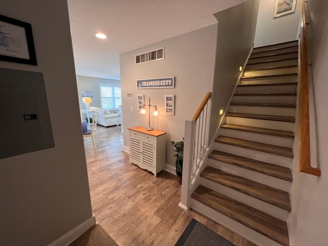 Photo - Stylish Downtown Traverse City Condo – Ful...