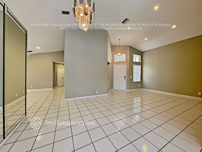 Photo - 161 E Bayridge Dr
